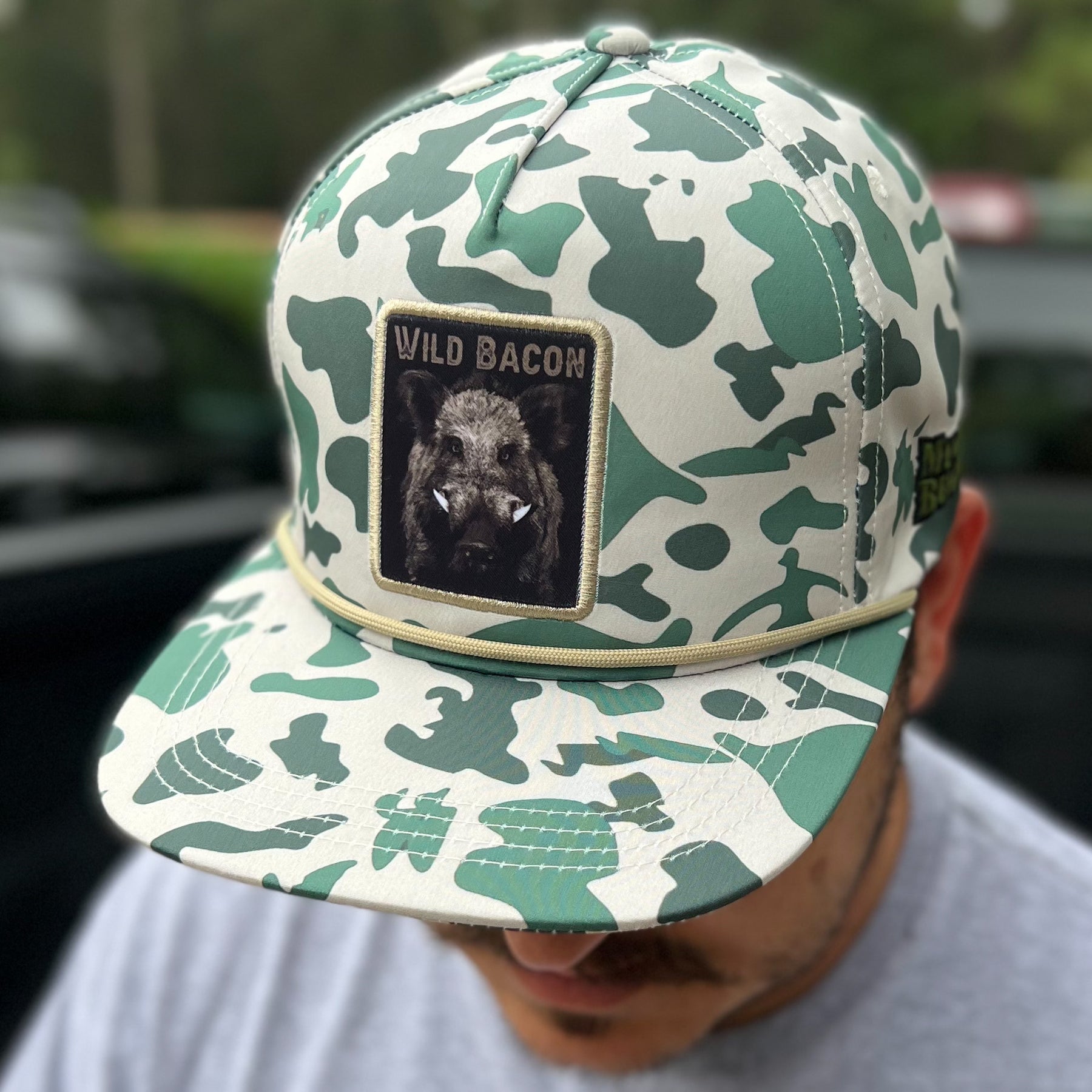 mucker bucket - "wild bacon" old school camo hog bucket