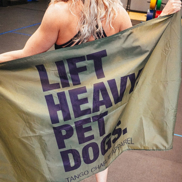 tango charlie - lift heavy pet dogs flag on model