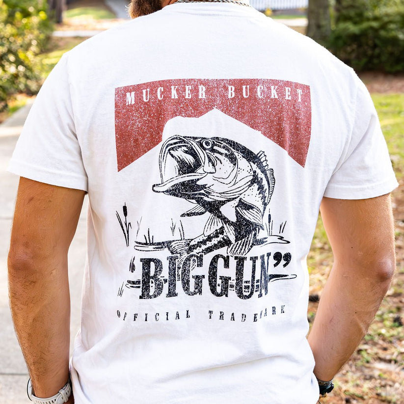 mucker bucket - biggun' t-shirt white back on model