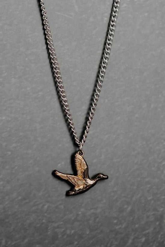 mucker bucket - duck it golden wings chain necklace