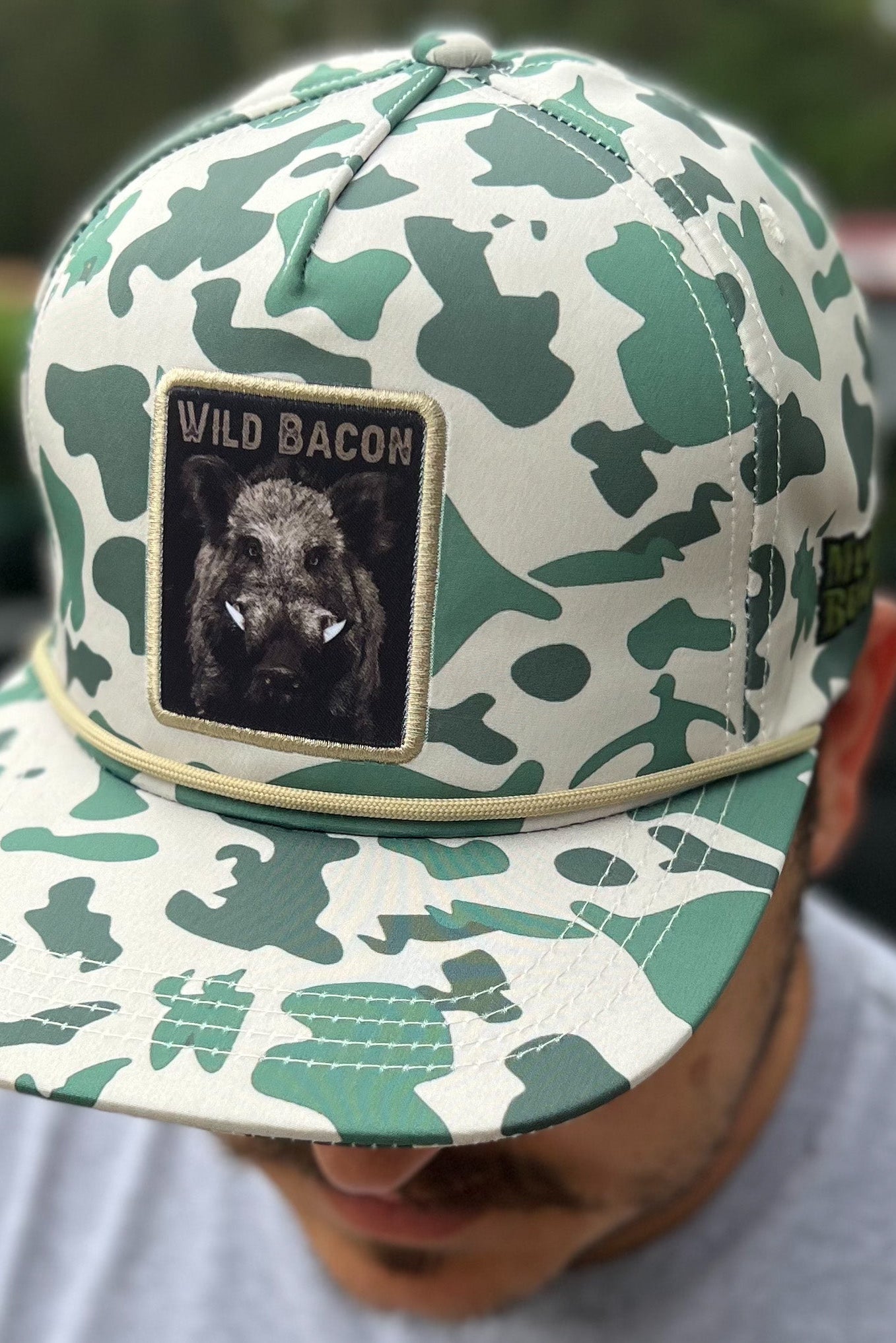 mucker bucket - "wild bacon" old school camo hog bucket