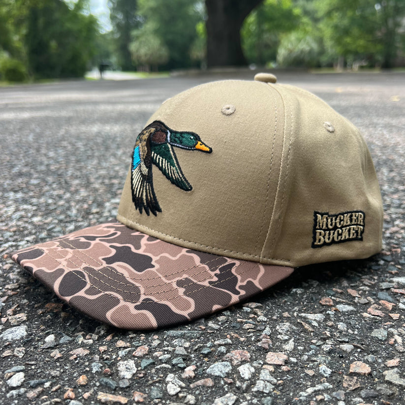 mucker bucket -mallard old school camo hat side