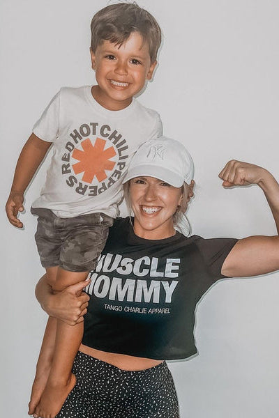 tango charlie - women's muscle mommy black crop tee shirt