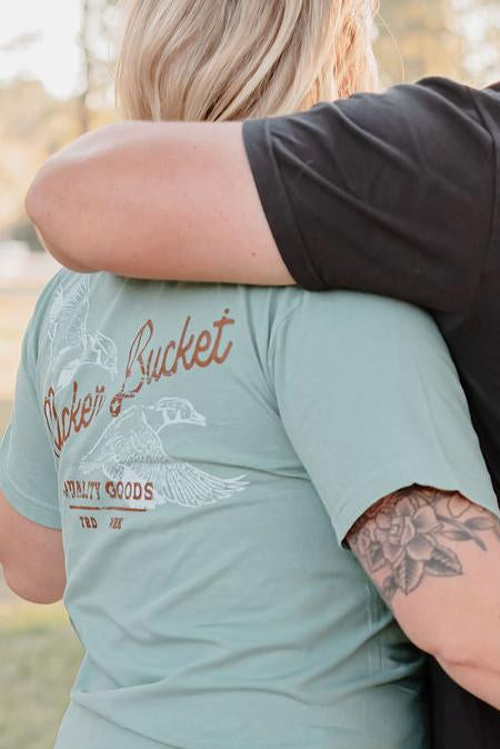 mucker bucket - unisex wood ducks premium tee